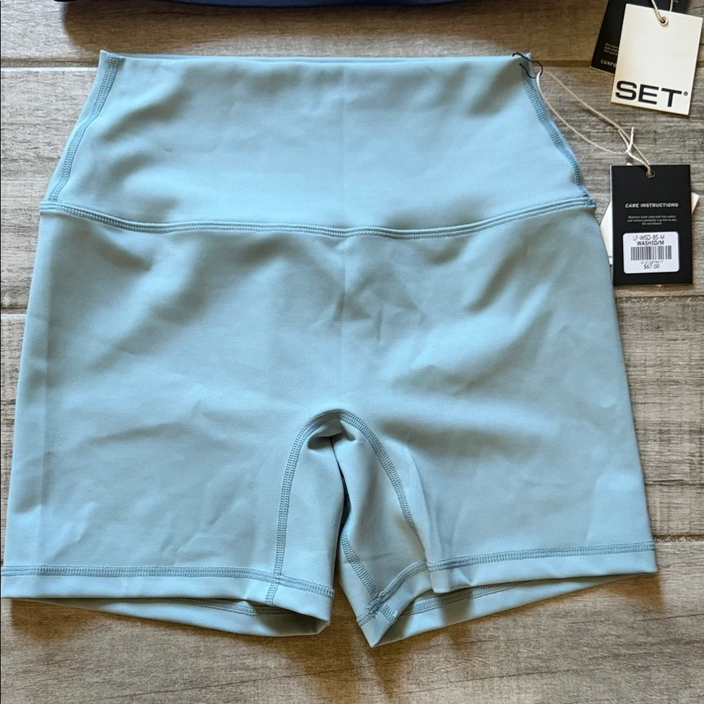 SET Active Blue Sports Bra and Shorts Set - Picture 2 of 3